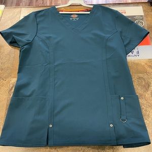 Plus Size Dickies Women’s V-Neck Xtreme Stretch Top